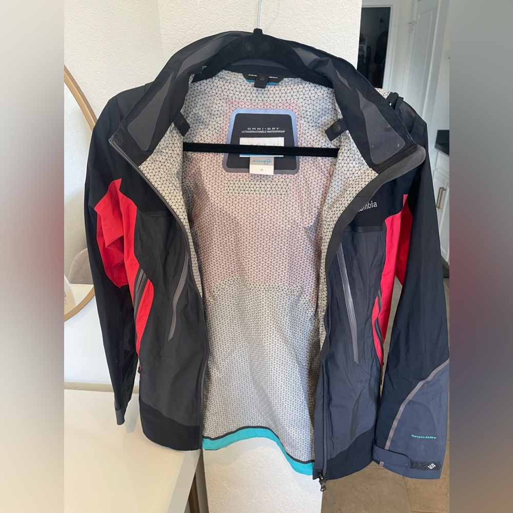 Columbia Woman's Rain Jacket- M